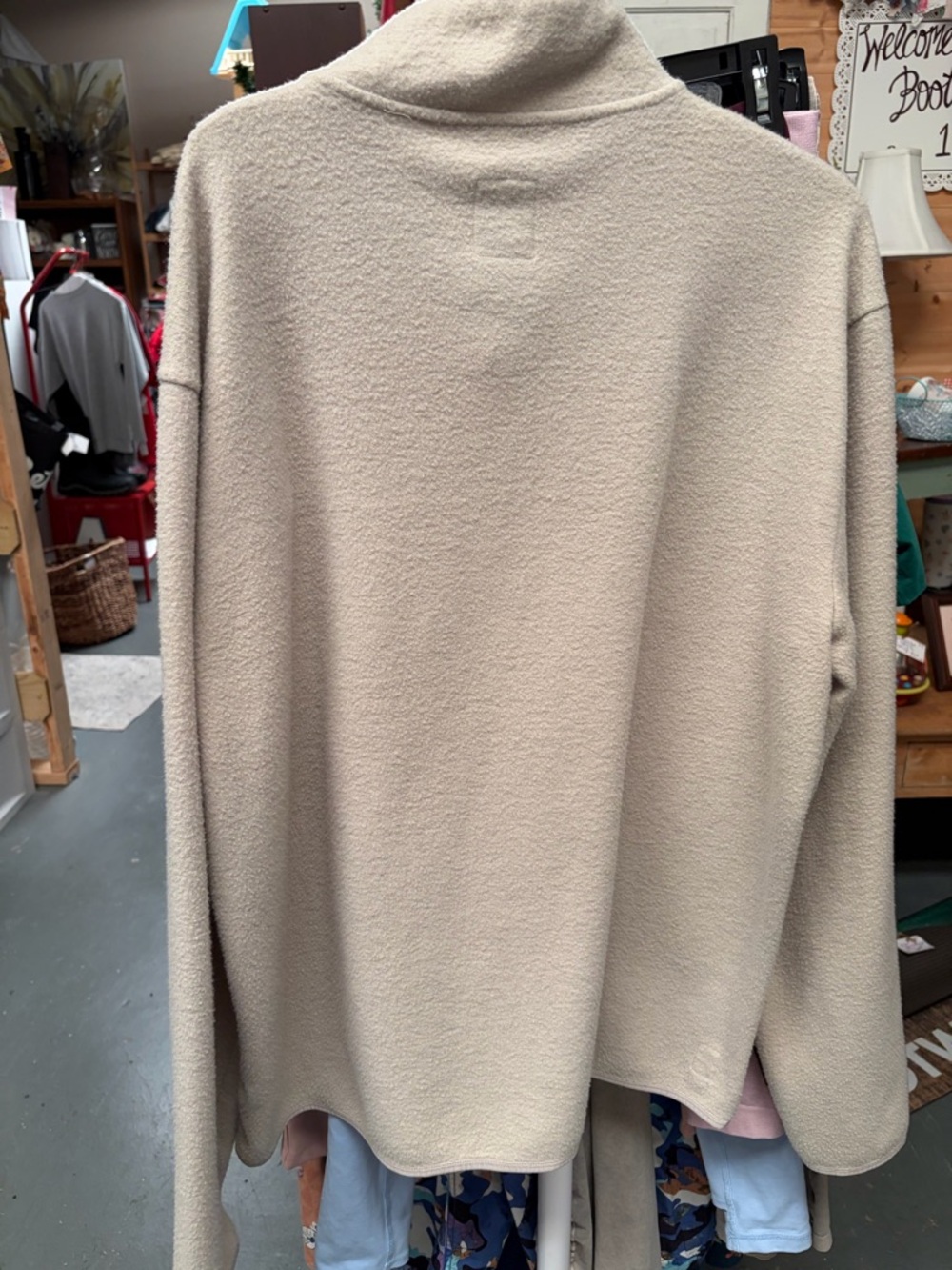 Vuori Men's Cream Quarter-Snap Fleece Pullover - Picture 4 of 4